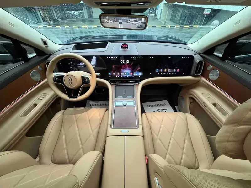 2025 Aito M9 с пробегом 25 000 км