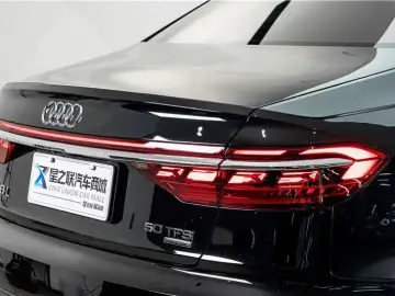 2025 Audi A8 с пробегом 2 400 км