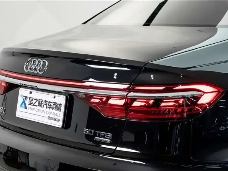 2025 Audi A8 с пробегом 2 400 км