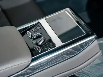 2025 Audi A8 с пробегом 2 400 км