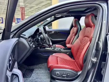 2021 Audi S4 с пробегом 63 000 км