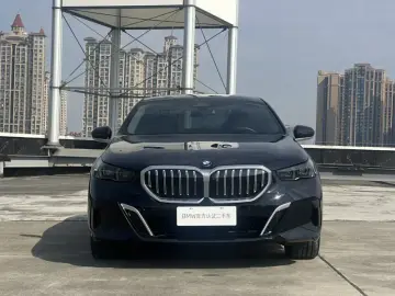 2024 BMW 5 серии с пробегом 26 000 км