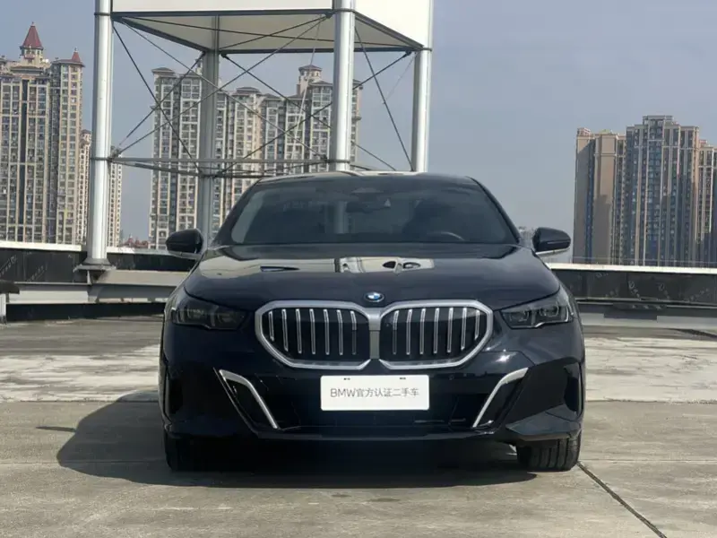 2024 BMW 5 серии с пробегом 26 000 км