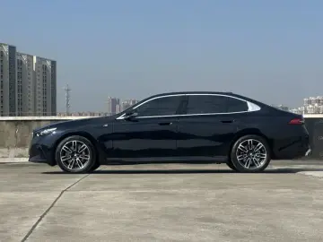 2024 BMW 5 серии с пробегом 26 000 км