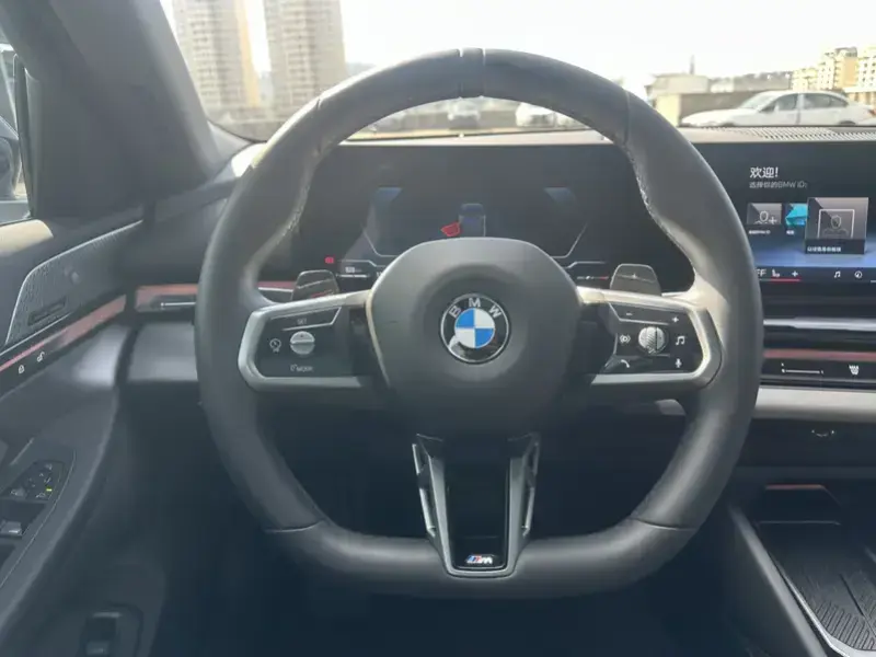 2024 BMW 5 серии с пробегом 26 000 км