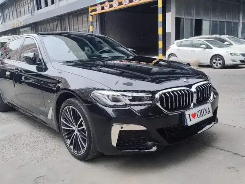 2023 BMW 5 серии с пробегом 44 000 км