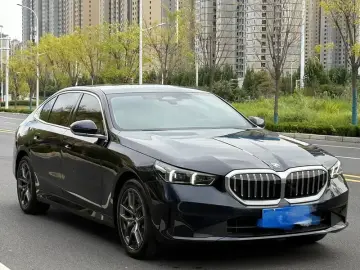 2025 BMW 5 серии с пробегом 11 000 км
