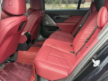 2025 BMW 5 серии с пробегом 11 000 км