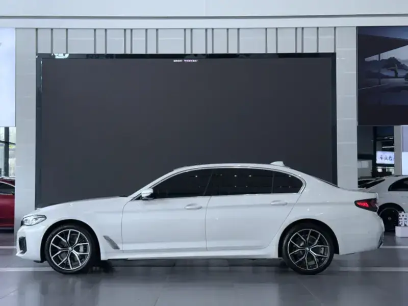 2023 BMW 5 серии с пробегом 67 000 км