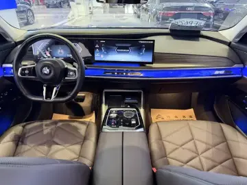 2023 BMW 7 серии с пробегом 40 000 км