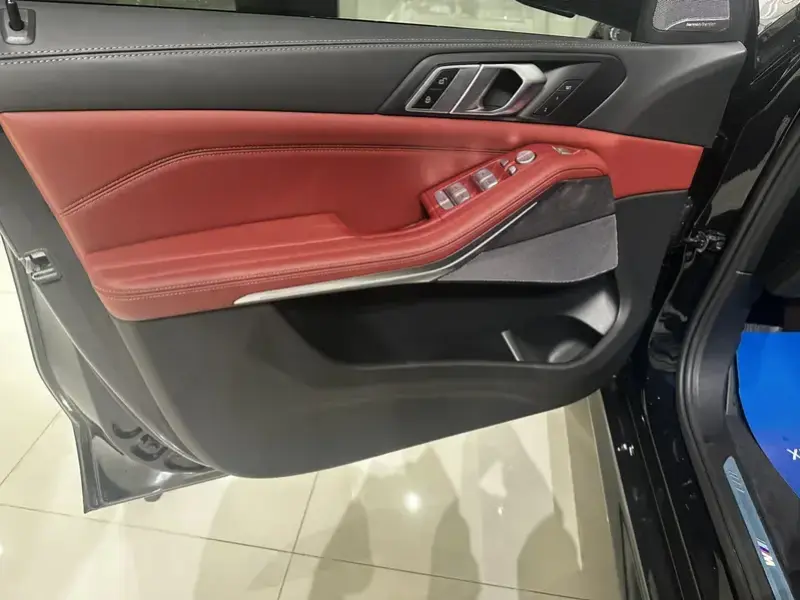 2025 BMW X5 с пробегом 10 000 км