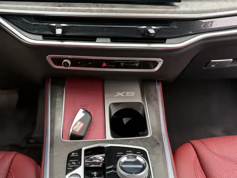 2025 BMW X5 с пробегом 19 000 км