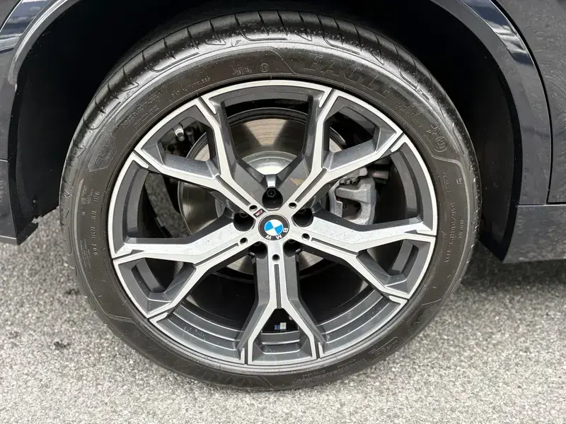 2025 BMW X5 с пробегом 19 000 км