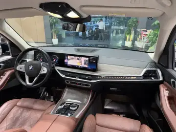 2023 BMW X7 с пробегом 40 000 км