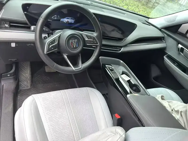 2025 Buick Electra E5 с пробегом 9 000 км