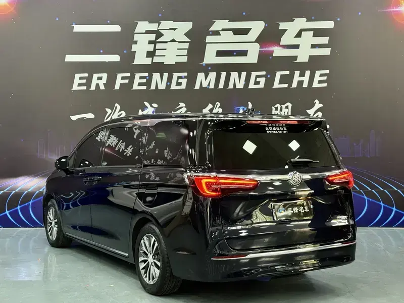2023 Buick GL8 с пробегом 26 000 км