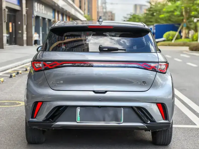 2023 BYD Dolphin с пробегом 33 000 км