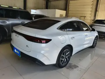 2024 BYD Qin L с пробегом 12 000 км