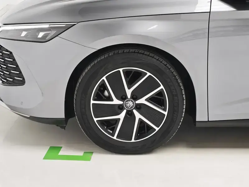 2024 BYD Qin L с пробегом 20 900 км