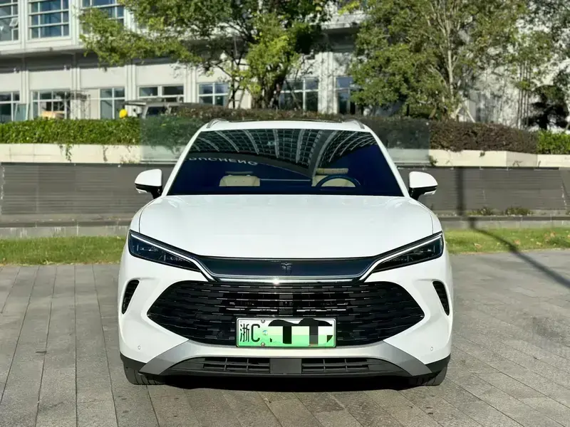 2024 BYD Song L с пробегом 12 000 км