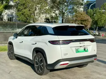 2024 BYD Song L с пробегом 12 000 км