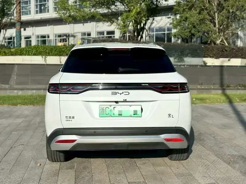 2024 BYD Song L с пробегом 12 000 км