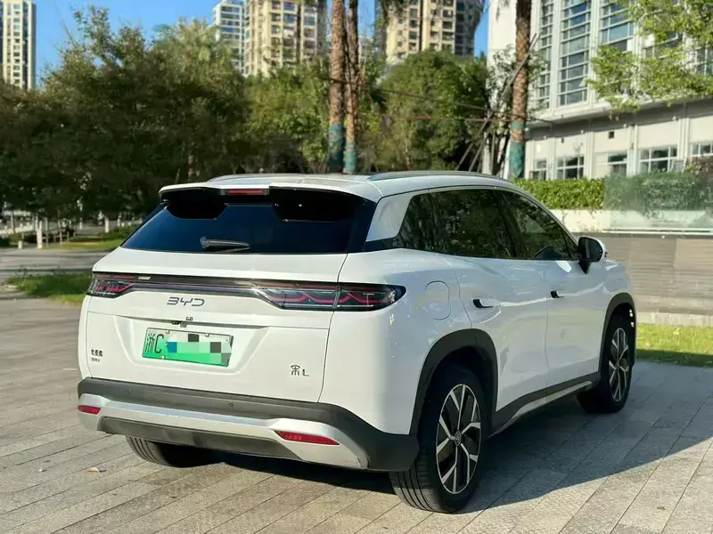 2024 BYD Song L с пробегом 12 000 км