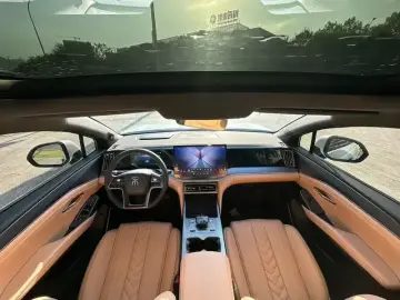 2024 BYD Song L с пробегом 12 000 км