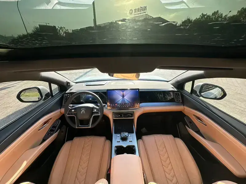 2024 BYD Song L с пробегом 12 000 км