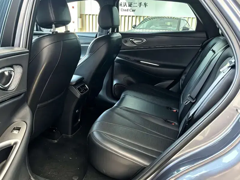 2025 BYD Sea Lion 06 с пробегом 20 300 км