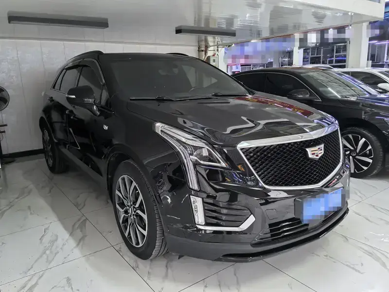 2022 Cadillac XT5 с пробегом 49 000 км