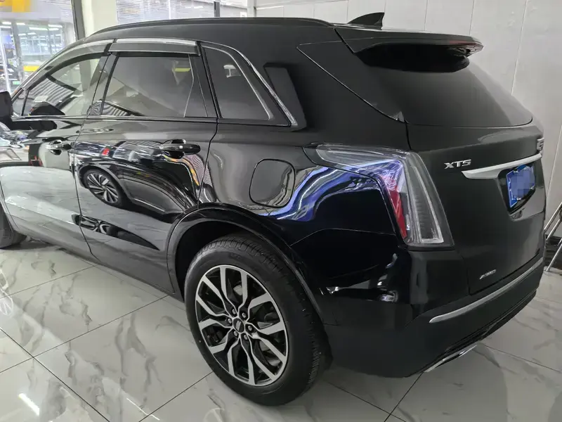 2022 Cadillac XT5 с пробегом 49 000 км