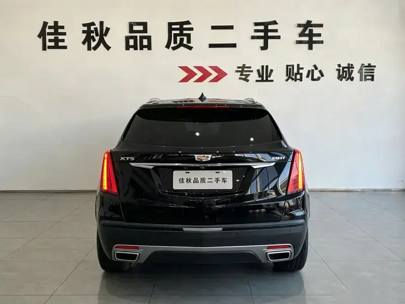 2022 Cadillac XT5 с пробегом 63 600 км