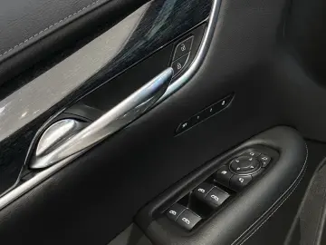 2022 Cadillac XT5 с пробегом 63 600 км