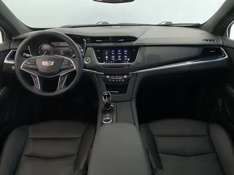 2022 Cadillac XT5 с пробегом 63 600 км