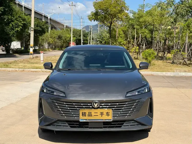 2025 Changan Eado с пробегом 20 000 км