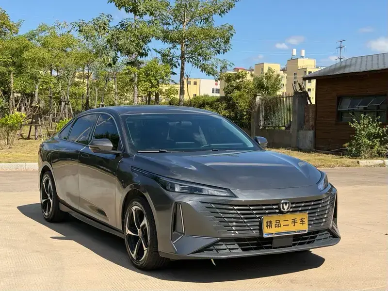 2025 Changan Eado с пробегом 20 000 км