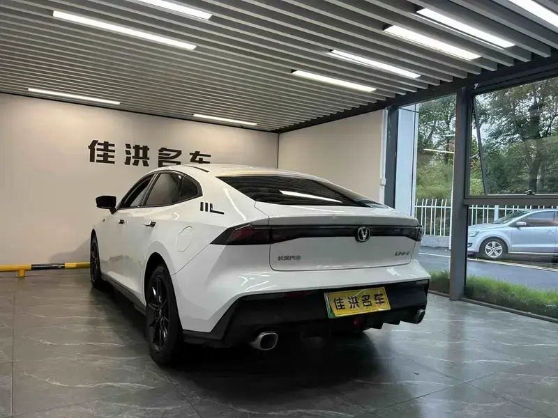 2023 Changan UNI-V с пробегом 29 000 км
