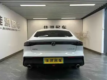 2023 Changan UNI-V с пробегом 29 000 км