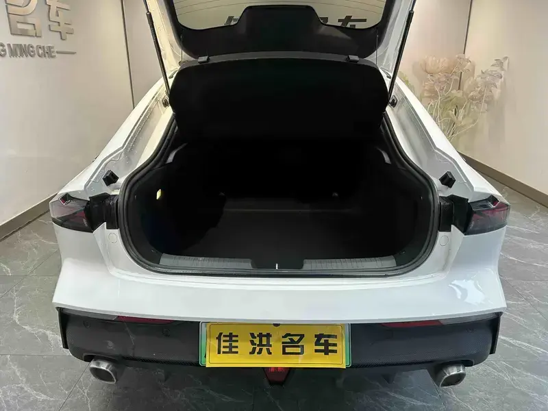 2023 Changan UNI-V с пробегом 29 000 км