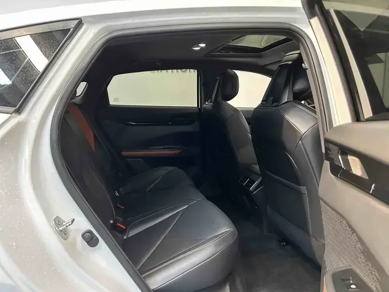 2023 Changan UNI-V с пробегом 29 000 км