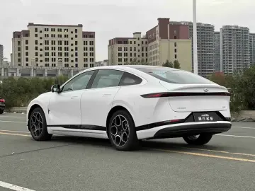 2025 Changan Qiyuan A07 с пробегом 100 км