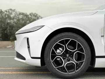 2025 Changan Qiyuan A07 с пробегом 100 км