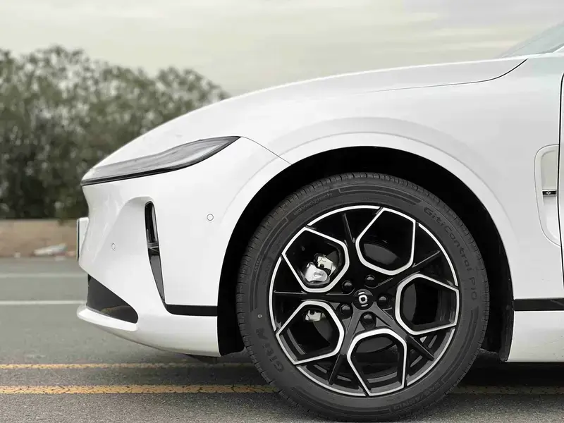 2025 Changan Qiyuan A07 с пробегом 100 км