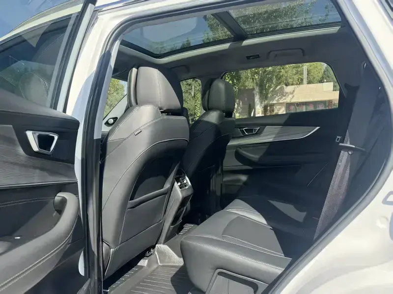 2023 Chery Tiggo 8 Plus с пробегом 30 000 км