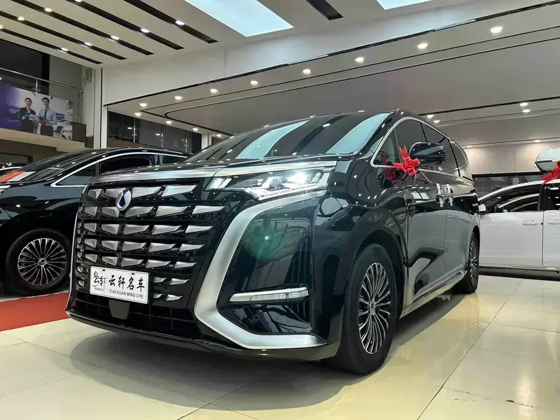 2022 Denza D9 с пробегом 43 000 км