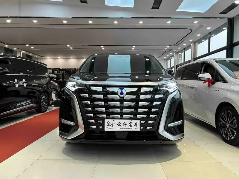 2022 Denza D9 с пробегом 43 000 км