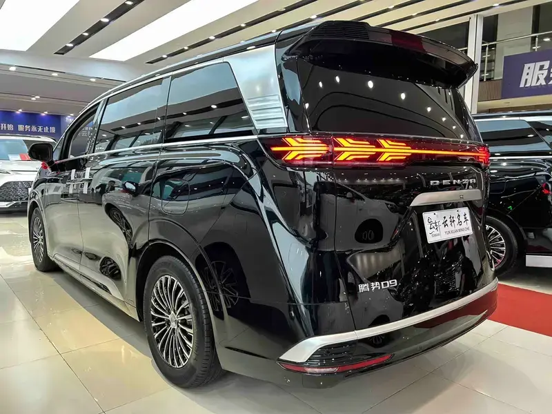 2022 Denza D9 с пробегом 43 000 км