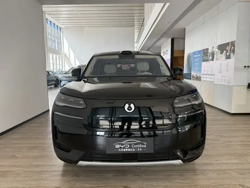 2025 Denza N9 с пробегом 12 000 км
