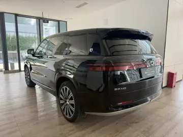 2025 Denza N9 с пробегом 12 000 км